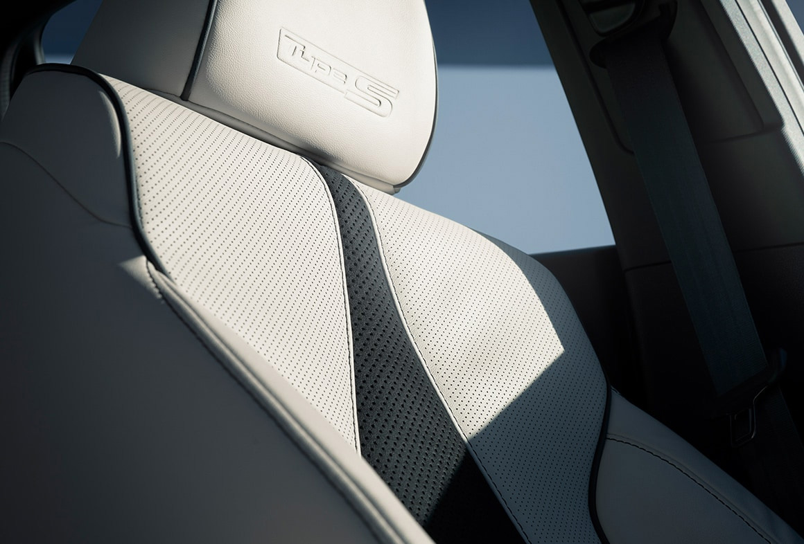 TLX Type S con interior de color Orchid